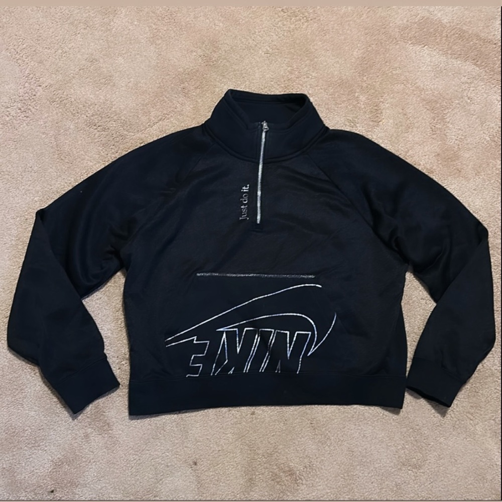 Nike sweatshirt☑️